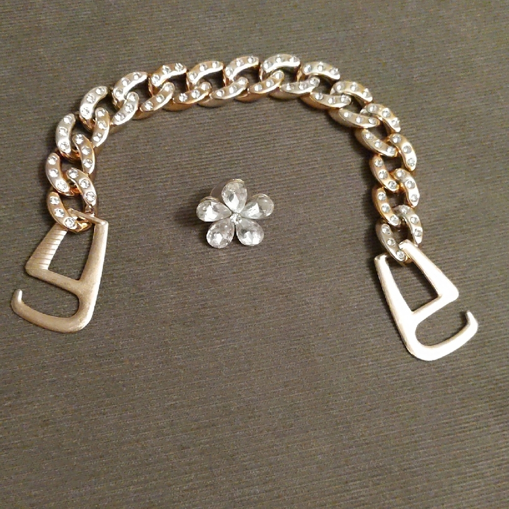 Crocs Bejeweled Gold Tone Chain And Charm